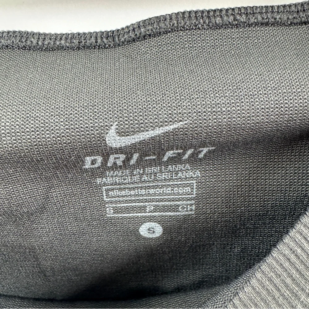 Nike Black Capri Leggings – Women’s Small
